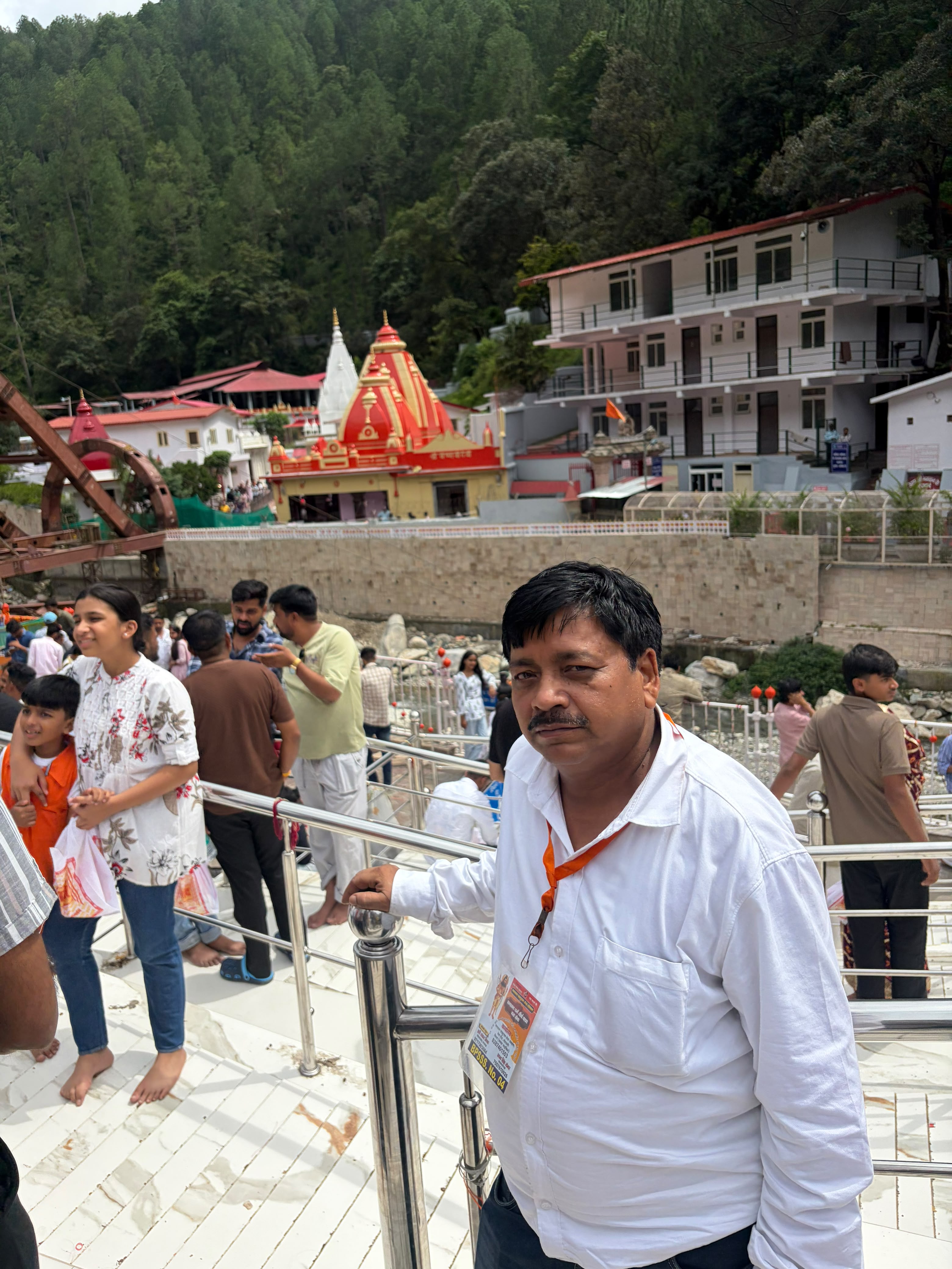 भगवान परशुराम सेवा संस्थान की तीर्थ यात्रा में पूर्ण रूप से निशुल्क CWSN के बच्चे इस दौरान कैंची धाम, नैनीताल, गोलू देवता, नैना देवी,हनुमानगढ़ी के दर्शन कराए गए।
